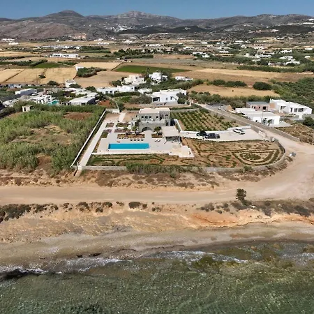 La Waterfront * Isterni (Paros)