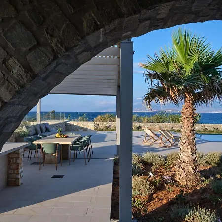 La Waterfront Villa Isterni (Paros)